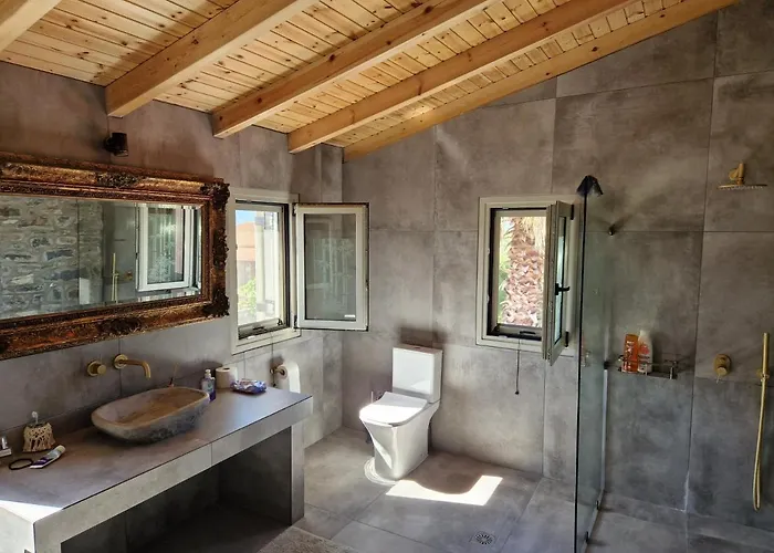 Filia Family And Group Friendly Vacation Villa